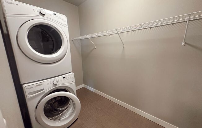 1 bed, 1.5 baths, $1,250, Unit 130
