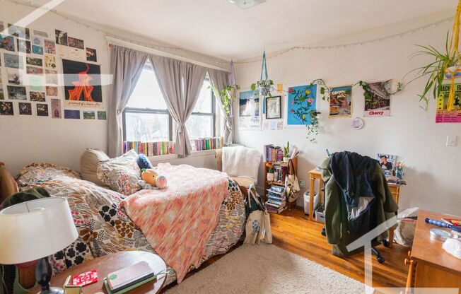 Don't miss this deal! 4-bed, 2-bath in Brighton