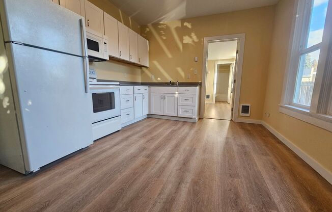 1 bed, 1 bath, $1,300, Unit #2