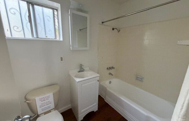 2 beds, 1 bath, 702 sqft, $2,200, Unit 108