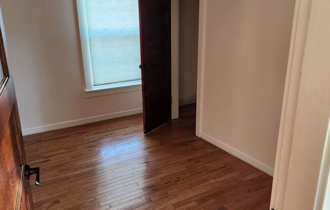 3 beds, 1 bath, $2,500