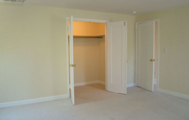 2 beds, 1 bath, 1,050 sqft, $3,395, Unit Unit 5