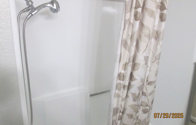 2 beds, 1 bath, 870 sqft, $1,550, Unit 223-53
