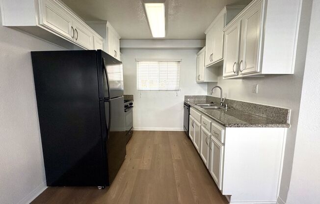 2 beds, 1 bath, 800 sqft, $2,495, Unit 320-02