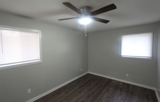 4BR 1BA - Cute and Classic Charmer!!