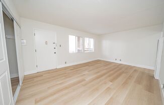 Studio, 1 bath, $1,425, Unit 305