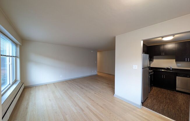 1 bed, 1 bath, 704 sqft, $1,925, Unit 202