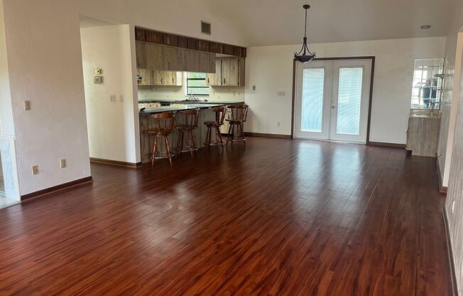 Lakefront house 3/2 with garage and fireplace