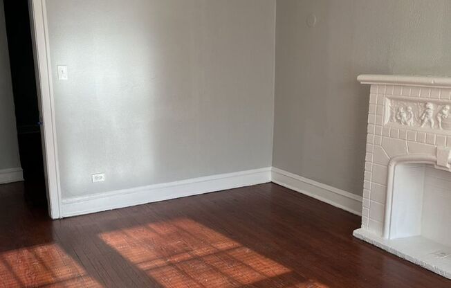 2 beds, 1 bath, $1,500, Unit 1408-2W