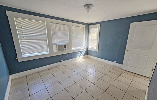 1 bed, 1 bath, 610 sqft, $1,295, Unit Apt. 4