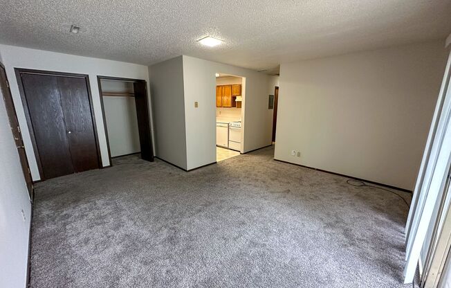 3 beds, 1 bath, $1,080