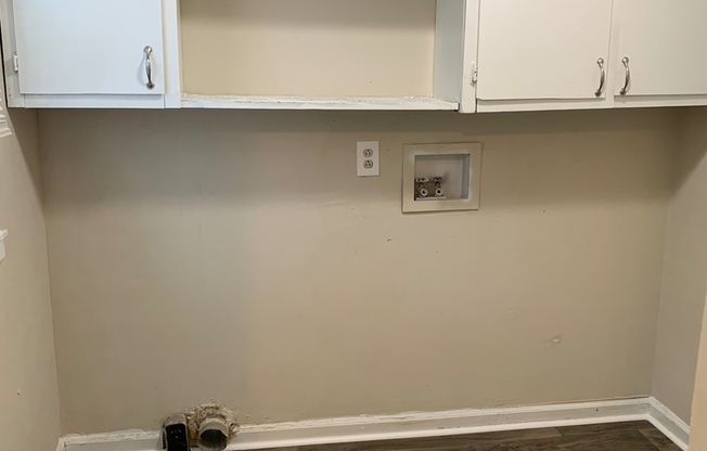 2 beds, 1 bath, $1,000