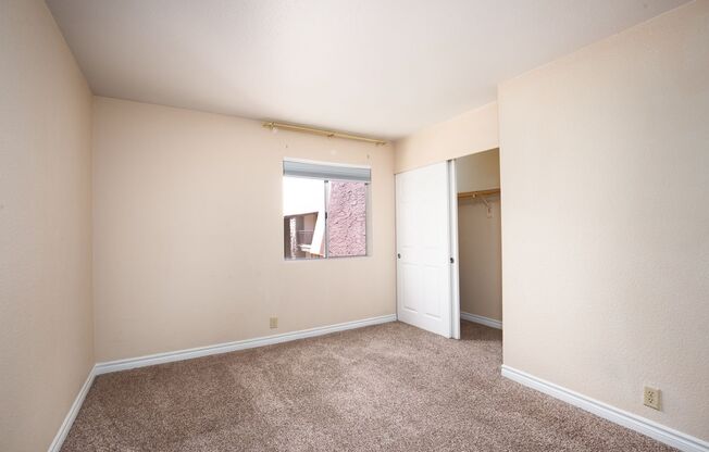 MOVE IN SPECIAL - 1st month HALF OFF if it rented by December/2025