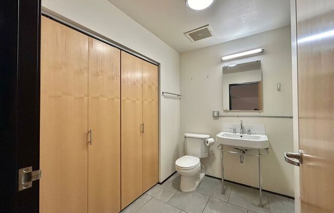 Studio, 1 bath, $1,650