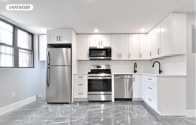 163 E 46 ST