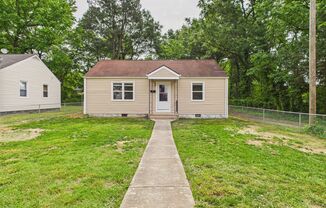 Quaint 3 Bedroom, 1 Bathroom Home in Northside Available May23rd!