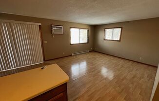 612-618 Saxonwood Rd