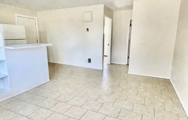 1BR/1BA Zephyrhills Duplex NO APPLICATION FEE!