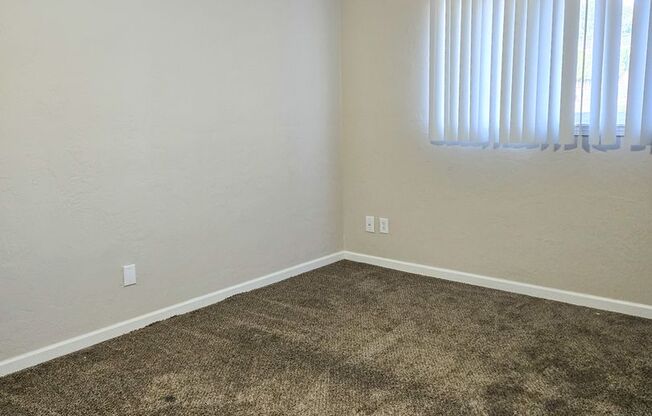 2 beds, 1 bath, 756 sqft, $1,125, Unit 12
