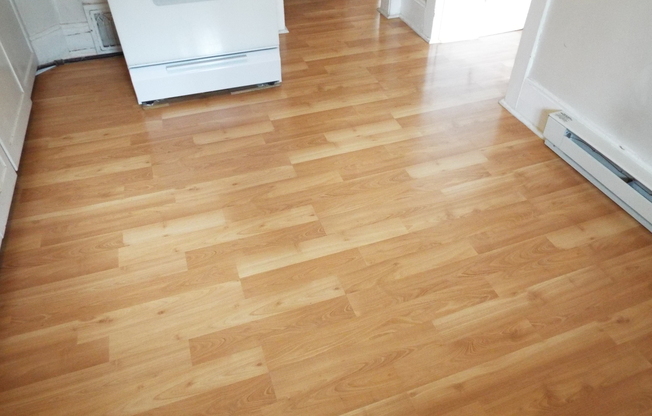 1 bed, 1 bath, $1,000, Unit 3