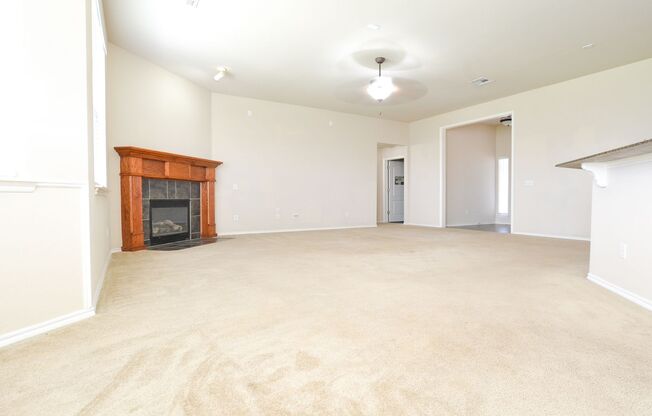 Beautiful 3 Bed 2 Bath in the Heart of Moore! $300 MOVE IN SPECIAL!!