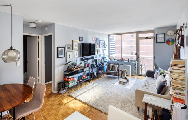 200 E 89 ST