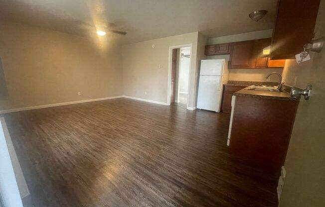 1 bed, 1 bath, 550 sqft, $990, Unit 341