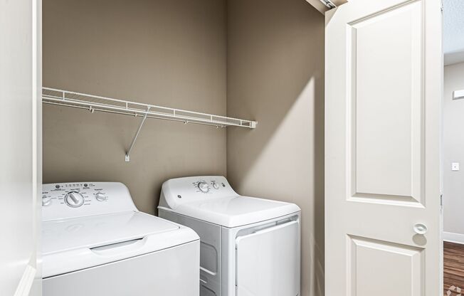 1 bed, 1 bath, 650 sqft, $1,077, Unit 5711-1F NE 80th Ter