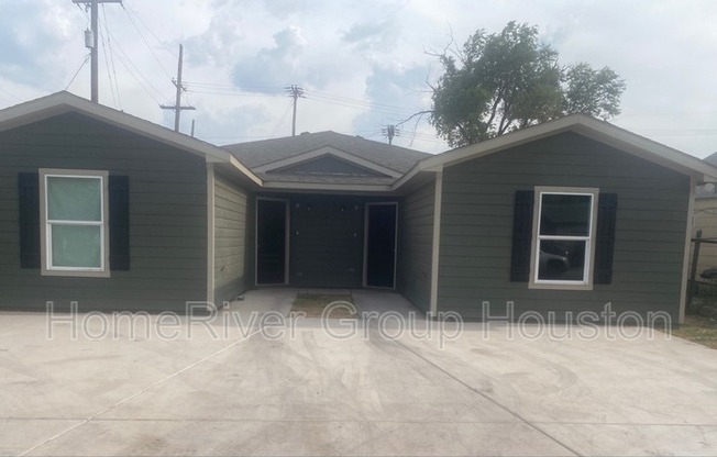 3 beds, 2 baths, 872 sqft, $1,295