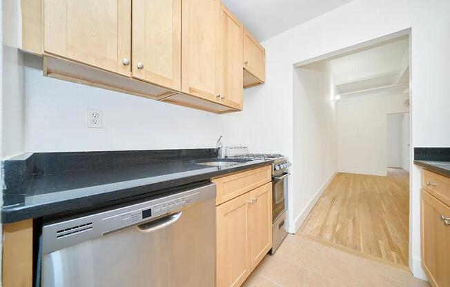 1 bed, 1 bath, $3,700, Unit 8F