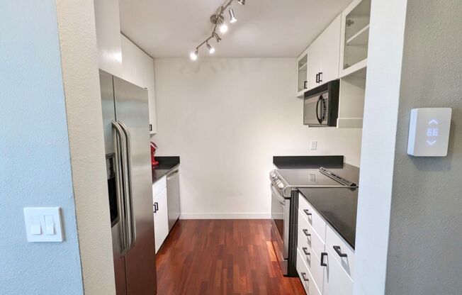 Stunning Sand Point Condo with Loft and Balcony