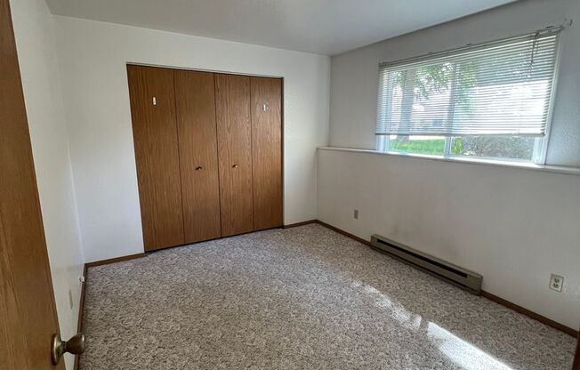 2 beds, 1 bath, $1,195, Unit D