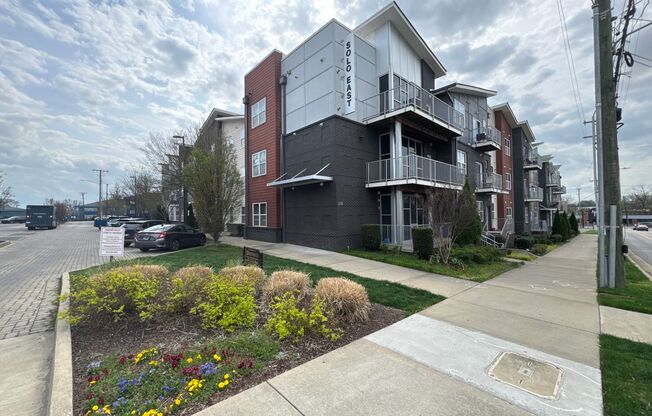 Modern Ground-Floor Condo in Gated Community – Prime Location!