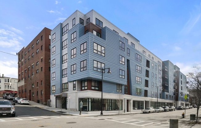 2 beds, 2 baths, 944 sqft, $3,700, Unit 410