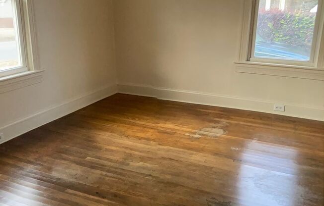 2 Bedroom 1 Bath House Available to Rent for $849/Mo