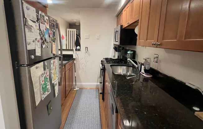 316 W 4 ST