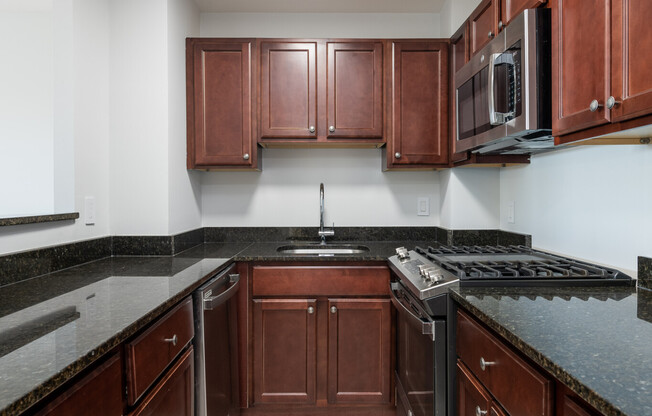 2 beds, 1 bath, 793 sqft, $3,600, Unit 17H