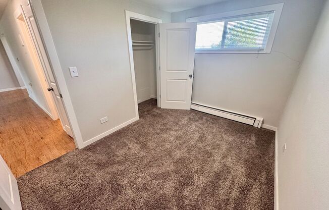 2 beds, 1 bath, 700 sqft, $1,175, Unit 32