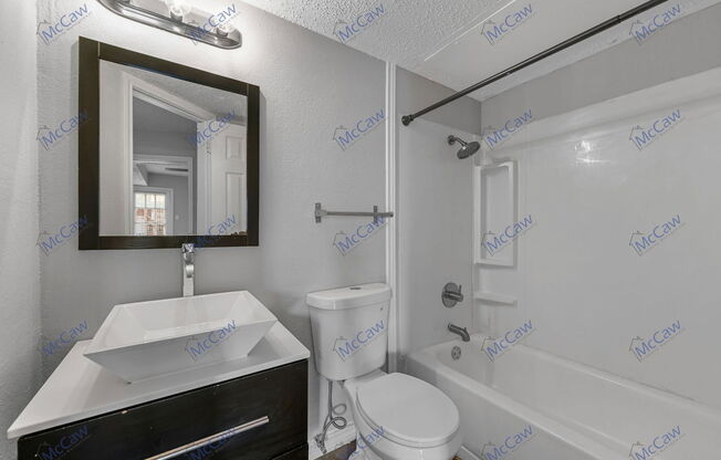 1 bed, 1 bath, 550 sqft, $900, Unit 323