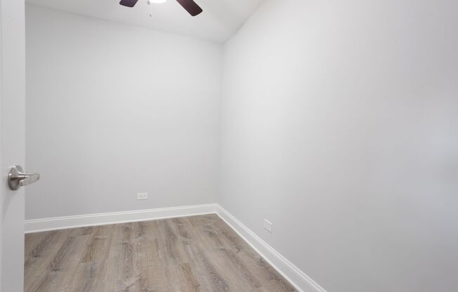 2 beds, 1 bath, $1,975, Unit 543