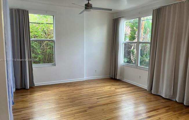 4215 SHERIDAN AVE