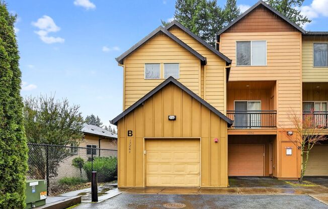 3 beds, 2.5 baths, 1,517 sqft, $2,395, Unit 17264