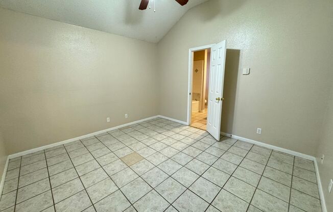 3 beds, 2 baths, $1,295