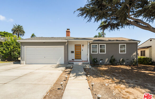8906 EARHART AVE