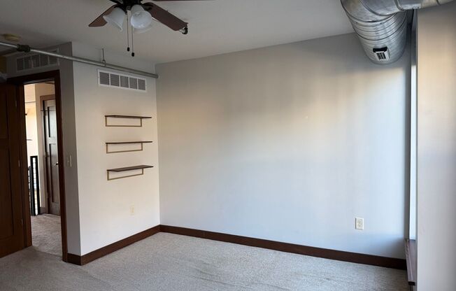 3 beds, 2 baths, $3,099, Unit #707