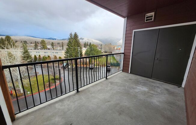 2 beds, 2 baths, $1,495, Unit # 411