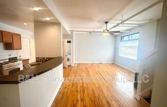 910 W OAKDALE
