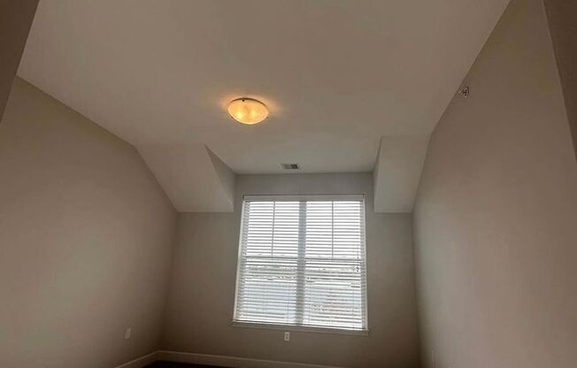 1 bed, 1 bath, 887 sqft, $2,674, Unit 0221
