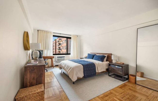 1 bed, 1 bath, $4,900, Unit W10E