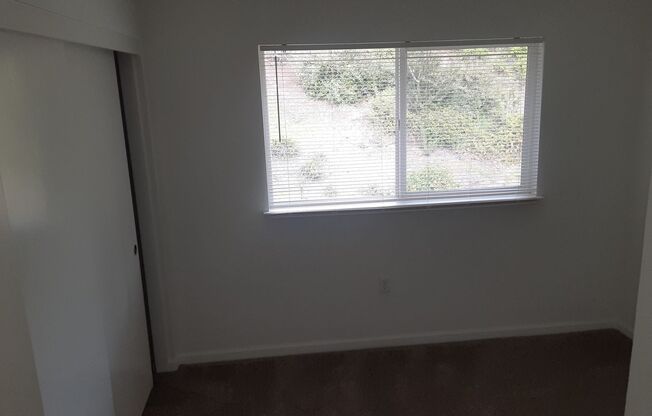 2 beds, 1 bath, 848 sqft, $1,900, Unit 1802